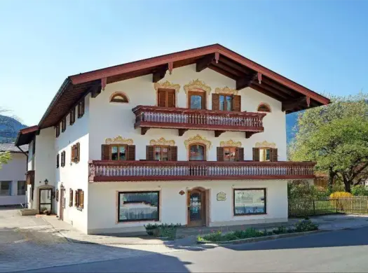 Schleching – Mehrfamilienhaus mit neun Einheiten und 750 qm Baugrund